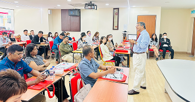 Đội ngũ giáo sư quốc tế